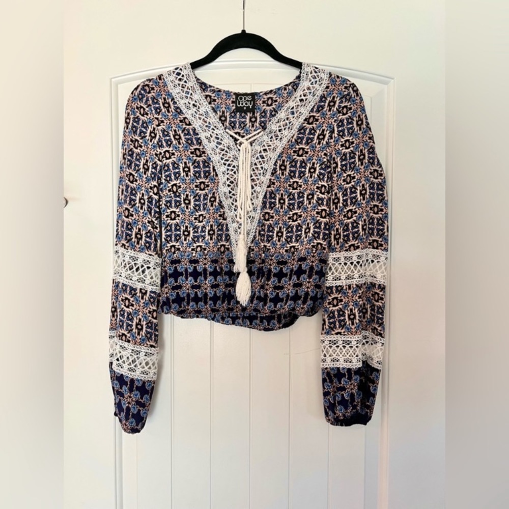 One Way Boho Spanish/Italian Tile Inspired Floral Royal Blue Print Lace Blouse - Picture 3 of 6